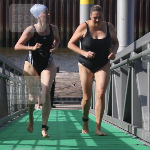 11.08.2024 - GEWOBA Citytriathlon Bremen Lena Gebhardt http://msf.ph/oto/6774484 11.08.2024 10:10:53 Schwimmen 5, 6, 23, 30, 47, 70 meine-sportfotos.de