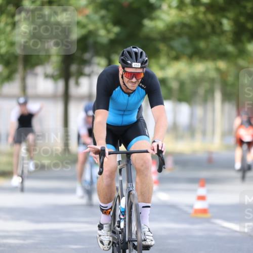 11.08.2024 - GEWOBA Citytriathlon Bremen H.Heesch http://msf.ph/oto/6774491 11.08.2024 11:41:47 Radfahren 758, 786, 859, 905, 965, 1020 meine-sportfotos.de