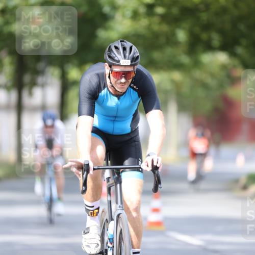 11.08.2024 - GEWOBA Citytriathlon Bremen H.Heesch http://msf.ph/oto/6774515 11.08.2024 11:41:47 Radfahren 758, 786, 859, 905, 965, 1020 meine-sportfotos.de