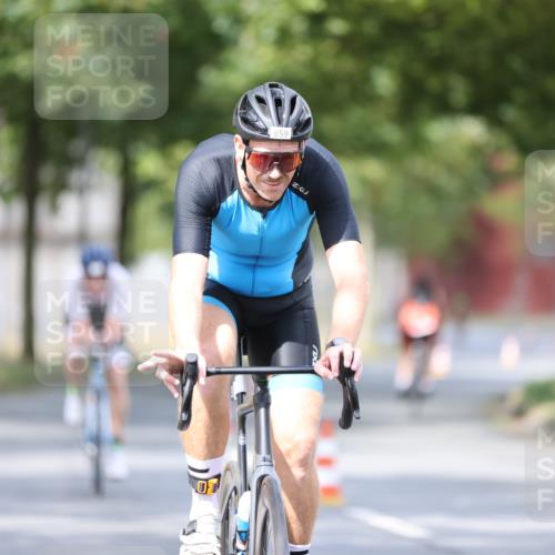 11.08.2024 - GEWOBA Citytriathlon Bremen H.Heesch http://msf.ph/oto/6774519 11.08.2024 11:41:47 Radfahren 758, 786, 859, 905, 965, 1020 meine-sportfotos.de