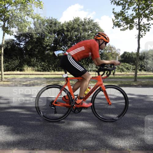 11.08.2024 - GEWOBA Citytriathlon Bremen H.Heesch http://msf.ph/oto/6774538 11.08.2024 10:16:09 Radfahren 63, 72 meine-sportfotos.de