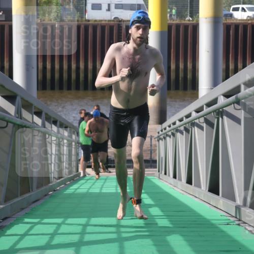 11.08.2024 - GEWOBA Citytriathlon Bremen Lena Gebhardt http://msf.ph/oto/6774541 11.08.2024 10:10:58 Schwimmen 5, 6, 23, 26, 30, 70 meine-sportfotos.de