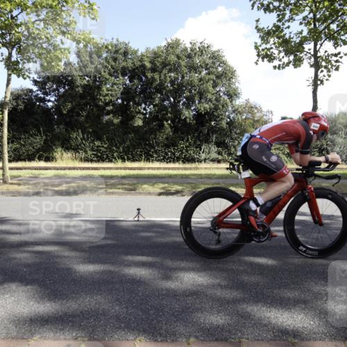 11.08.2024 - GEWOBA Citytriathlon Bremen H.Heesch http://msf.ph/oto/6774543 11.08.2024 10:17:12 Radfahren 46 meine-sportfotos.de