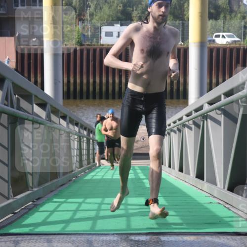 11.08.2024 - GEWOBA Citytriathlon Bremen Lena Gebhardt http://msf.ph/oto/6774544 11.08.2024 10:10:59 Schwimmen 5, 6, 21, 23, 26, 30, 70 meine-sportfotos.de