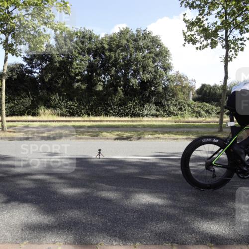 11.08.2024 - GEWOBA Citytriathlon Bremen H.Heesch http://msf.ph/oto/6774552 11.08.2024 10:18:37 Radfahren 8 meine-sportfotos.de