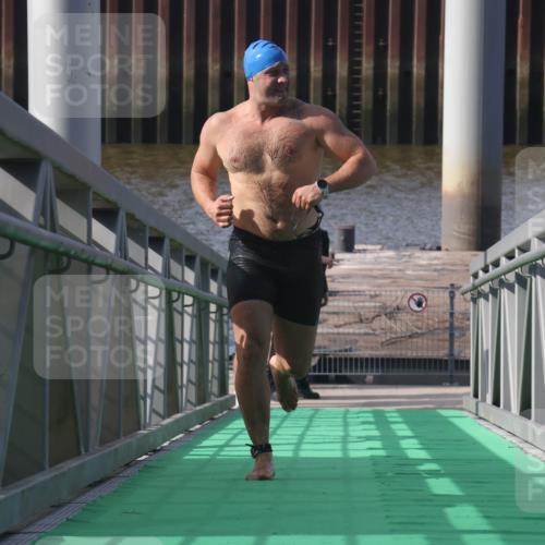 11.08.2024 - GEWOBA Citytriathlon Bremen Lena Gebhardt http://msf.ph/oto/6774560 11.08.2024 10:11:01 Schwimmen 5, 6, 21, 23, 26, 70 meine-sportfotos.de