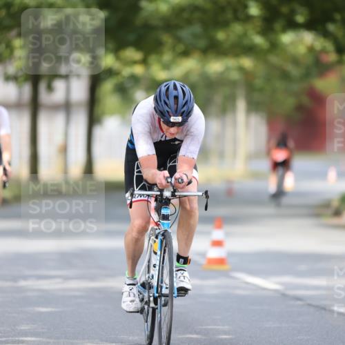 11.08.2024 - GEWOBA Citytriathlon Bremen H.Heesch http://msf.ph/oto/6774562 11.08.2024 11:41:49 Radfahren 758, 786, 859, 905, 965, 1020 meine-sportfotos.de
