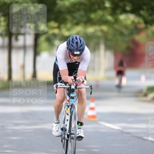 11.08.2024 - GEWOBA Citytriathlon Bremen H.Heesch http://msf.ph/oto/6774567 11.08.2024 11:41:49 Radfahren 758, 786, 859, 905, 965, 1020 meine-sportfotos.de