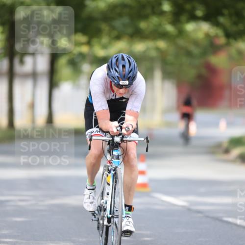 11.08.2024 - GEWOBA Citytriathlon Bremen H.Heesch http://msf.ph/oto/6774571 11.08.2024 11:41:49 Radfahren 758, 786, 859, 905, 965, 1020 meine-sportfotos.de
