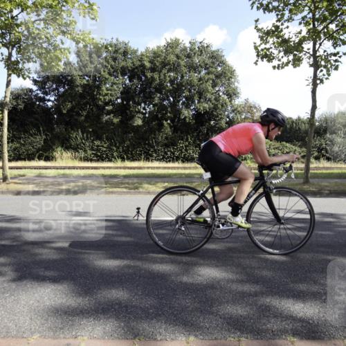 11.08.2024 - GEWOBA Citytriathlon Bremen H.Heesch http://msf.ph/oto/6774573 11.08.2024 10:19:39 Radfahren 3, 56, 59 meine-sportfotos.de