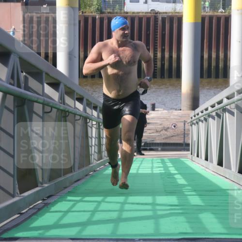 11.08.2024 - GEWOBA Citytriathlon Bremen Lena Gebhardt http://msf.ph/oto/6774574 11.08.2024 10:11:03 Schwimmen 5, 6, 21, 23, 26, 70 meine-sportfotos.de