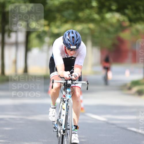 11.08.2024 - GEWOBA Citytriathlon Bremen H.Heesch http://msf.ph/oto/6774575 11.08.2024 11:41:49 Radfahren 758, 786, 859, 905, 965, 1020 meine-sportfotos.de