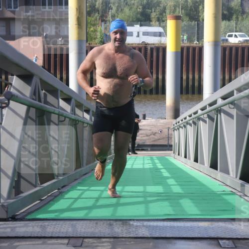 11.08.2024 - GEWOBA Citytriathlon Bremen Lena Gebhardt http://msf.ph/oto/6774589 11.08.2024 10:11:03 Schwimmen 5, 6, 21, 23, 26, 70 meine-sportfotos.de