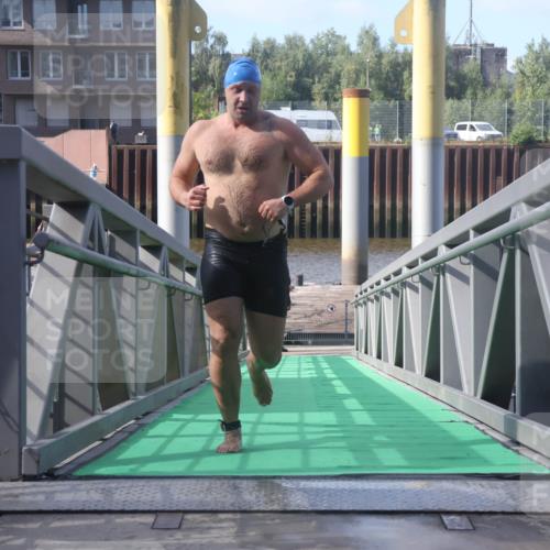 11.08.2024 - GEWOBA Citytriathlon Bremen Lena Gebhardt http://msf.ph/oto/6774593 11.08.2024 10:11:04 Schwimmen 5, 21, 23, 26, 70 meine-sportfotos.de