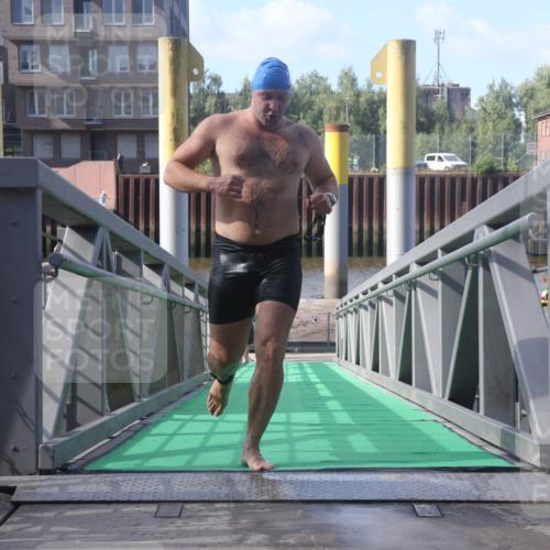11.08.2024 - GEWOBA Citytriathlon Bremen Lena Gebhardt http://msf.ph/oto/6774600 11.08.2024 10:11:04 Schwimmen 5, 21, 23, 26, 70 meine-sportfotos.de