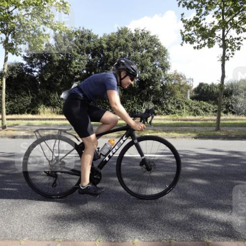 11.08.2024 - GEWOBA Citytriathlon Bremen H.Heesch http://msf.ph/oto/6774602 11.08.2024 10:20:57 Radfahren 4, 7, 11, 20, 45, 52, 58, 71, 87, 92 meine-sportfotos.de