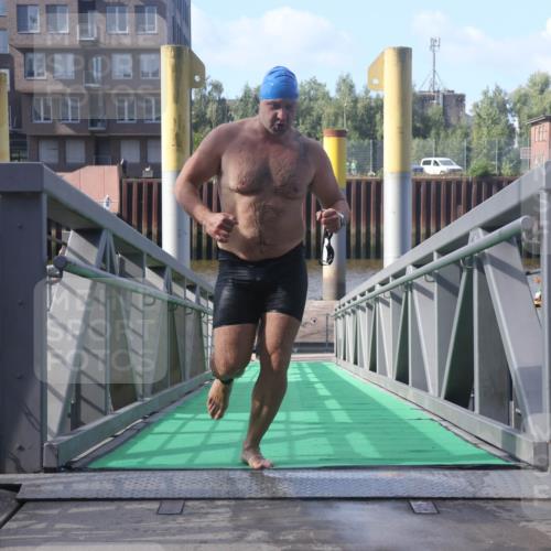 11.08.2024 - GEWOBA Citytriathlon Bremen Lena Gebhardt http://msf.ph/oto/6774604 11.08.2024 10:11:04 Schwimmen 5, 21, 23, 26, 70 meine-sportfotos.de