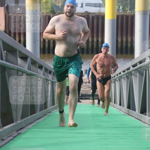 11.08.2024 - GEWOBA Citytriathlon Bremen Lena Gebhardt http://msf.ph/oto/6774636 11.08.2024 10:11:14 Schwimmen 17, 21, 23, 26, 37, 44, 70, 77 meine-sportfotos.de