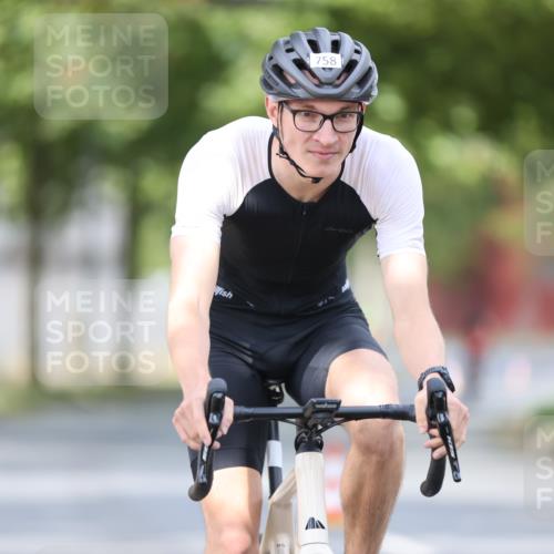 11.08.2024 - GEWOBA Citytriathlon Bremen H.Heesch http://msf.ph/oto/6774637 11.08.2024 11:41:50 Radfahren 758, 786, 859, 905, 965, 1020 meine-sportfotos.de
