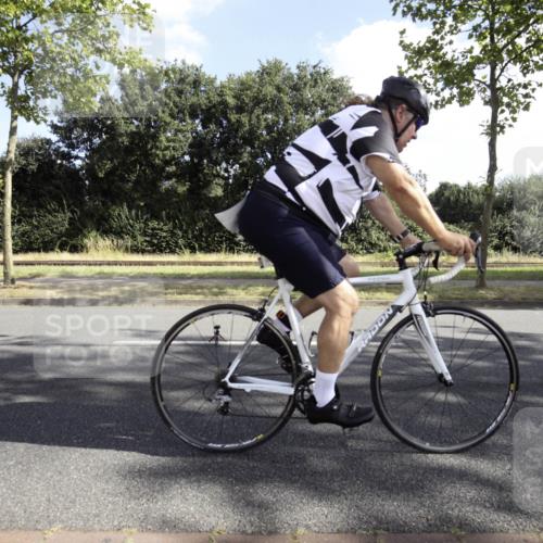 11.08.2024 - GEWOBA Citytriathlon Bremen H.Heesch http://msf.ph/oto/6774643 11.08.2024 10:21:55 Radfahren 29, 42, 64, 69, 77, 98, 106, 109 meine-sportfotos.de