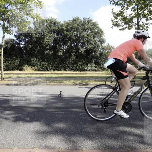 11.08.2024 - GEWOBA Citytriathlon Bremen H.Heesch http://msf.ph/oto/6774646 11.08.2024 10:21:59 Radfahren 29, 64, 98, 106, 109 meine-sportfotos.de