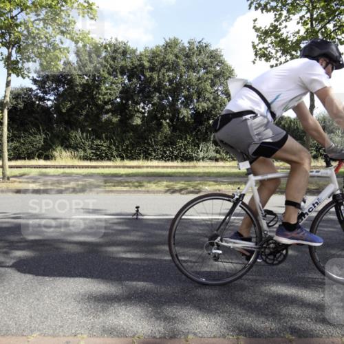 11.08.2024 - GEWOBA Citytriathlon Bremen H.Heesch http://msf.ph/oto/6774654 11.08.2024 10:22:27 Radfahren 22, 55, 108 meine-sportfotos.de