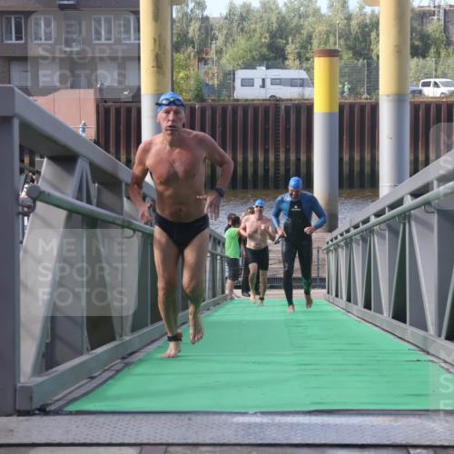 11.08.2024 - GEWOBA Citytriathlon Bremen Lena Gebhardt http://msf.ph/oto/6774675 11.08.2024 10:11:16 Schwimmen 17, 21, 23, 26, 37, 44, 77, 101 meine-sportfotos.de