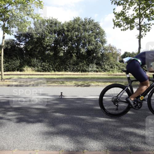 11.08.2024 - GEWOBA Citytriathlon Bremen H.Heesch http://msf.ph/oto/6774680 11.08.2024 10:23:05 Radfahren 5, 91 meine-sportfotos.de