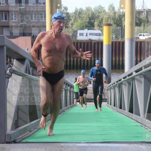 11.08.2024 - GEWOBA Citytriathlon Bremen Lena Gebhardt http://msf.ph/oto/6774683 11.08.2024 10:11:17 Schwimmen 17, 21, 26, 37, 44, 77, 101 meine-sportfotos.de