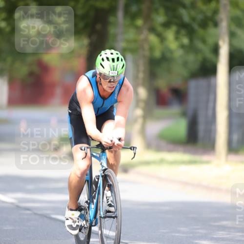11.08.2024 - GEWOBA Citytriathlon Bremen H.Heesch http://msf.ph/oto/6774686 11.08.2024 11:41:59 Radfahren 758, 905, 965 meine-sportfotos.de