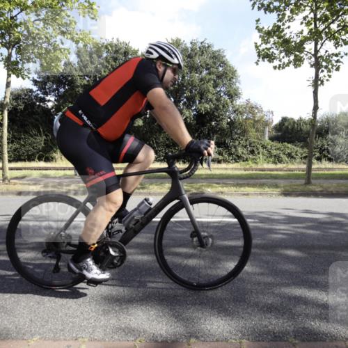 11.08.2024 - GEWOBA Citytriathlon Bremen H.Heesch http://msf.ph/oto/6774709 11.08.2024 10:23:33 Radfahren 15, 32, 35, 38, 49, 66, 74, 84 meine-sportfotos.de