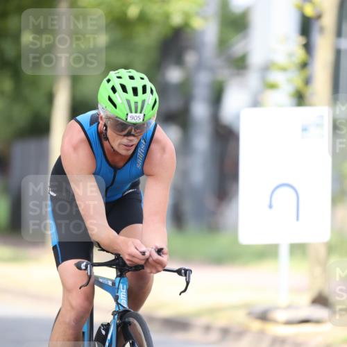 11.08.2024 - GEWOBA Citytriathlon Bremen H.Heesch http://msf.ph/oto/6774721 11.08.2024 11:42:00 Radfahren 758, 905, 965 meine-sportfotos.de