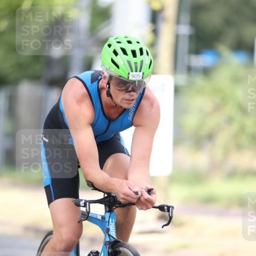 11.08.2024 - GEWOBA Citytriathlon Bremen H.Heesch http://msf.ph/oto/6774734 11.08.2024 11:42:00 Radfahren 758, 905, 965 meine-sportfotos.de
