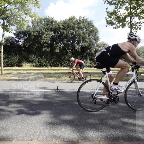 11.08.2024 - GEWOBA Citytriathlon Bremen H.Heesch http://msf.ph/oto/6774744 11.08.2024 10:24:09 Radfahren 23, 33, 37, 44, 50, 51, 80, 101, 116 meine-sportfotos.de
