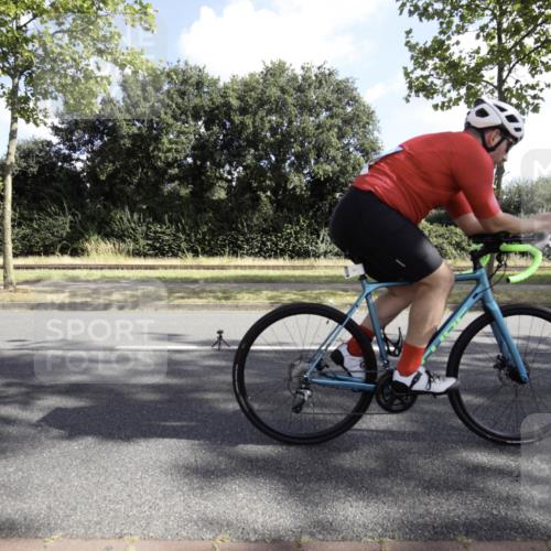 11.08.2024 - GEWOBA Citytriathlon Bremen H.Heesch http://msf.ph/oto/6774751 11.08.2024 10:24:17 Radfahren 2, 33, 44, 80, 88, 101, 116 meine-sportfotos.de