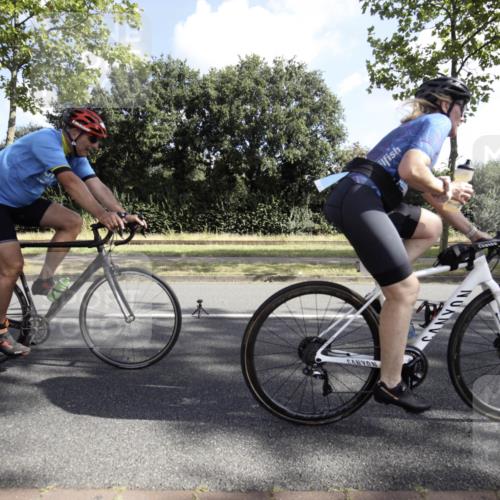 11.08.2024 - GEWOBA Citytriathlon Bremen H.Heesch http://msf.ph/oto/6774756 11.08.2024 10:24:33 Radfahren 2, 18, 67, 68, 88 meine-sportfotos.de