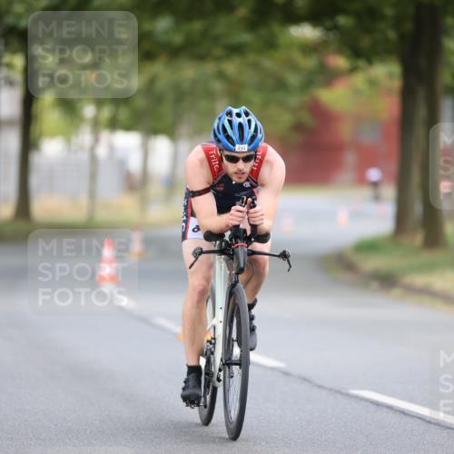11.08.2024 - GEWOBA Citytriathlon Bremen H.Heesch http://msf.ph/oto/6774757 11.08.2024 11:42:18 Radfahren 834 meine-sportfotos.de