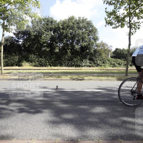 11.08.2024 - GEWOBA Citytriathlon Bremen H.Heesch http://msf.ph/oto/6774761 11.08.2024 10:24:33 Radfahren 2, 18, 67, 68, 88 meine-sportfotos.de