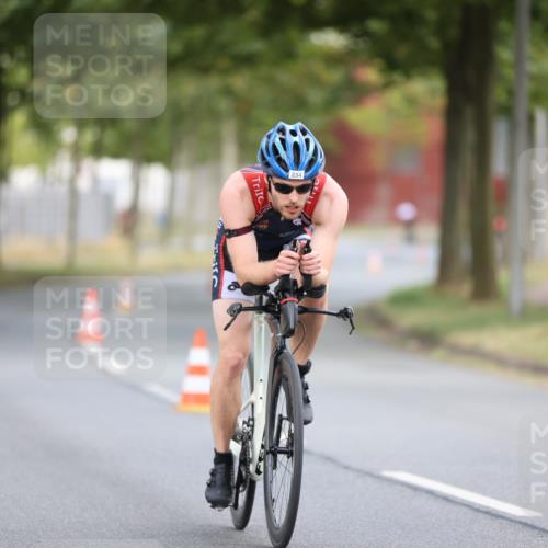 11.08.2024 - GEWOBA Citytriathlon Bremen H.Heesch http://msf.ph/oto/6774768 11.08.2024 11:42:18 Radfahren 834 meine-sportfotos.de