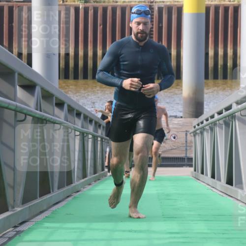 11.08.2024 - GEWOBA Citytriathlon Bremen Lena Gebhardt http://msf.ph/oto/6774777 11.08.2024 10:11:26 Schwimmen 17, 37, 44, 66, 77, 91, 94, 101, 111 meine-sportfotos.de