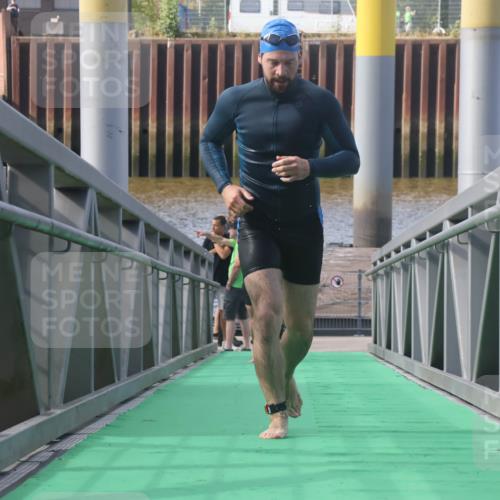 11.08.2024 - GEWOBA Citytriathlon Bremen Lena Gebhardt http://msf.ph/oto/6774780 11.08.2024 10:11:26 Schwimmen 17, 37, 44, 66, 77, 91, 94, 101, 111 meine-sportfotos.de