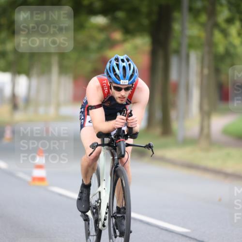11.08.2024 - GEWOBA Citytriathlon Bremen H.Heesch http://msf.ph/oto/6774786 11.08.2024 11:42:18 Radfahren 834 meine-sportfotos.de