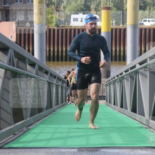 11.08.2024 - GEWOBA Citytriathlon Bremen Lena Gebhardt http://msf.ph/oto/6774791 11.08.2024 10:11:26 Schwimmen 17, 37, 44, 66, 77, 91, 94, 101, 111 meine-sportfotos.de