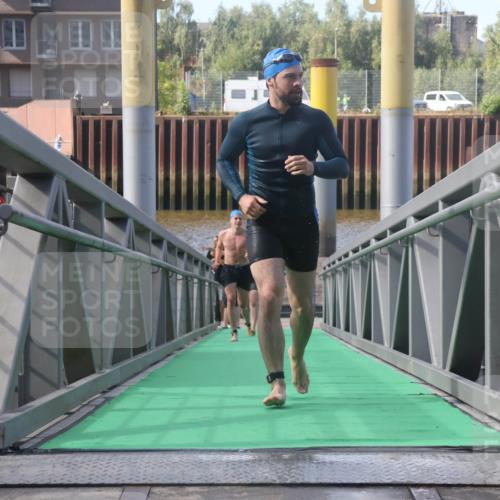 11.08.2024 - GEWOBA Citytriathlon Bremen Lena Gebhardt http://msf.ph/oto/6774794 11.08.2024 10:11:27 Schwimmen 17, 32, 37, 44, 66, 77, 91, 94, 101, 111 meine-sportfotos.de