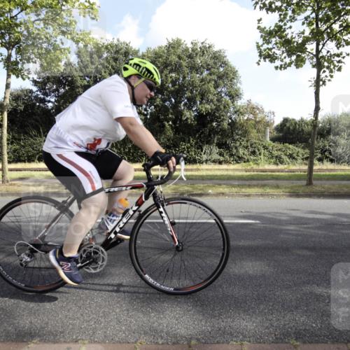 11.08.2024 - GEWOBA Citytriathlon Bremen H.Heesch http://msf.ph/oto/6774797 11.08.2024 10:25:33 Radfahren 13, 83, 111 meine-sportfotos.de