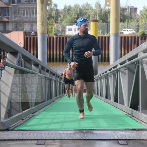 11.08.2024 - GEWOBA Citytriathlon Bremen Lena Gebhardt http://msf.ph/oto/6774798 11.08.2024 10:11:27 Schwimmen 17, 32, 37, 44, 66, 77, 91, 94, 101, 111 meine-sportfotos.de