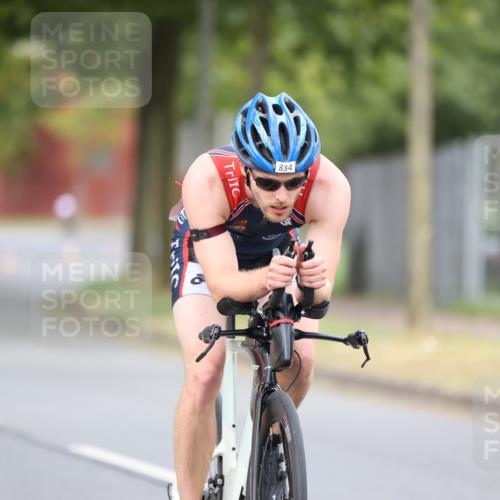 11.08.2024 - GEWOBA Citytriathlon Bremen H.Heesch http://msf.ph/oto/6774817 11.08.2024 11:42:18 Radfahren 834 meine-sportfotos.de