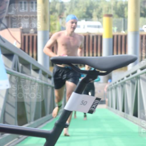 11.08.2024 - GEWOBA Citytriathlon Bremen Lena Gebhardt http://msf.ph/oto/6774819 11.08.2024 10:11:30 Schwimmen 17, 32, 37, 44, 66, 77, 91, 94, 101, 111 meine-sportfotos.de