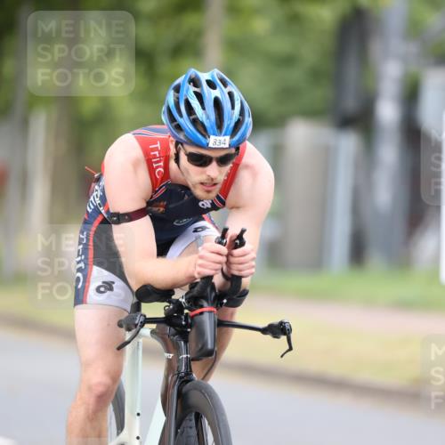 11.08.2024 - GEWOBA Citytriathlon Bremen H.Heesch http://msf.ph/oto/6774828 11.08.2024 11:42:18 Radfahren 834 meine-sportfotos.de