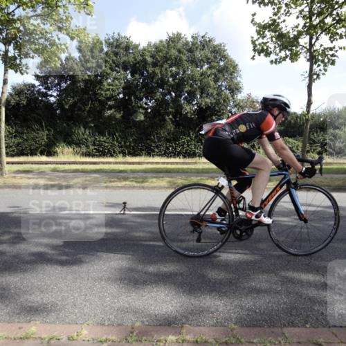 11.08.2024 - GEWOBA Citytriathlon Bremen H.Heesch http://msf.ph/oto/6774829 11.08.2024 10:27:48 Radfahren 100, 115 meine-sportfotos.de